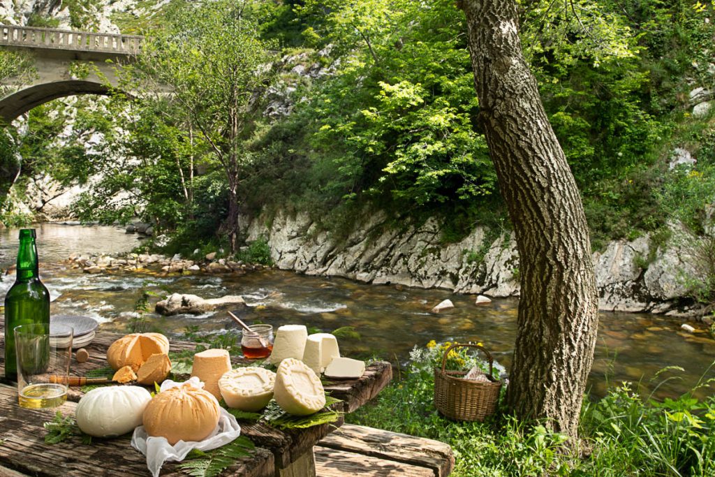 bodegón de quesos campaña Alimentos del Paraíso Asturias